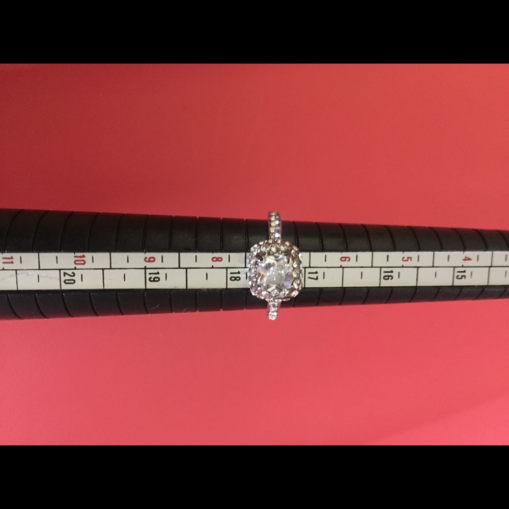 Silver ring with clear rhinestones - Picture 2 of 2
